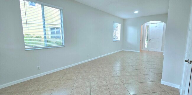 Photo - 4305 Coventry Pointe Way