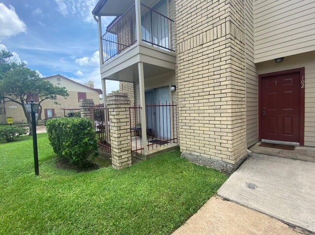 Photo - 2120 El Paseo St Unit 102