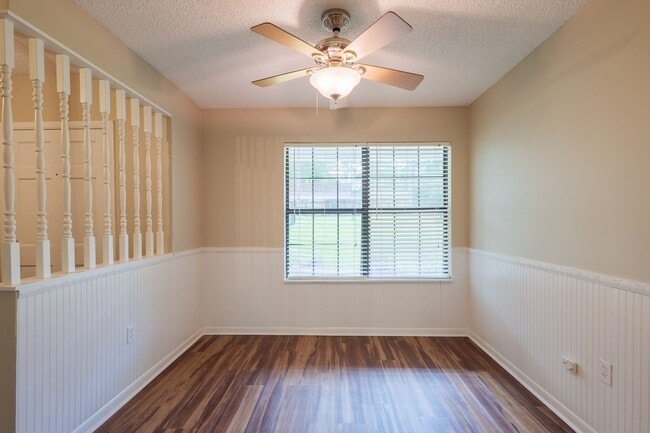 Photo - Great home in Wood Valley!