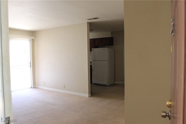 Building Photo - 4310 Sandy River Dr Unit 58