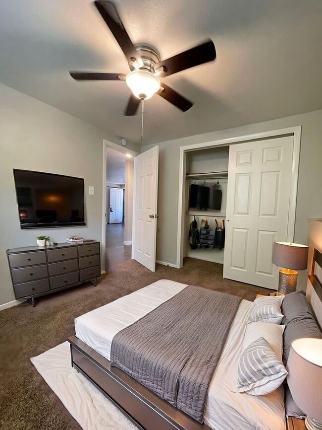 Photo - 2 Bed 1 Bath Apartment in a GREAT location!