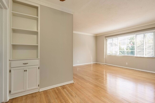 Photo - Walking distance to UCLA! Unit 681A