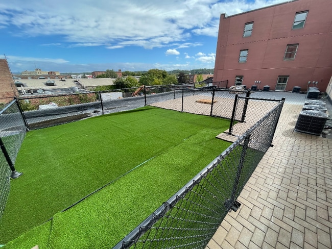 Photo - 883 Broadway