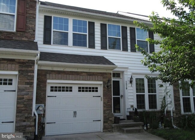 Building Photo - 1219 Madison Ln Rental