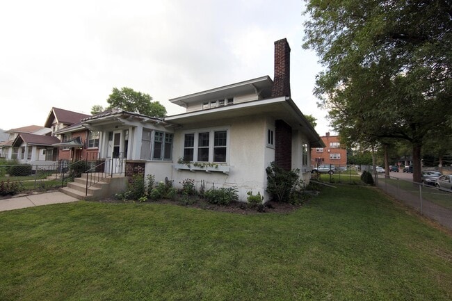 Building Photo - 1631 Dayton Ave Unit 1 Rental