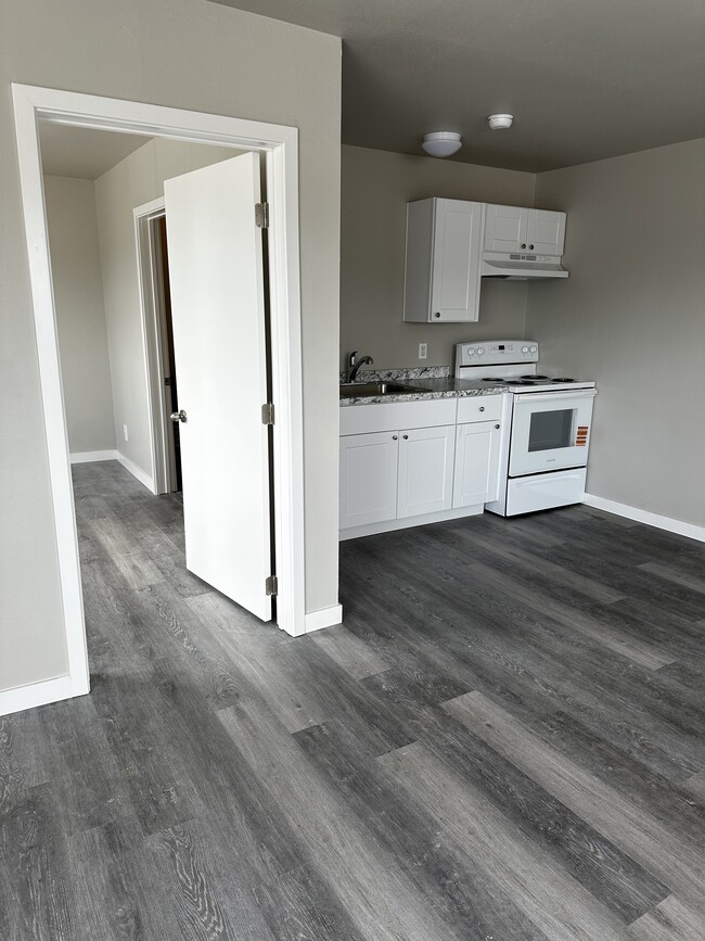 Building Photo - 3519 S 56th St Unit B Rental