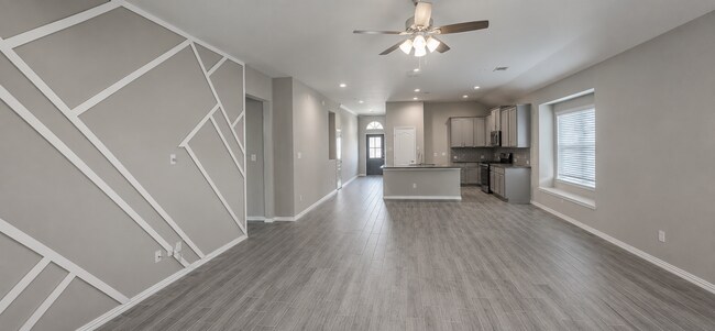 Photo - 14143 Medina Dr