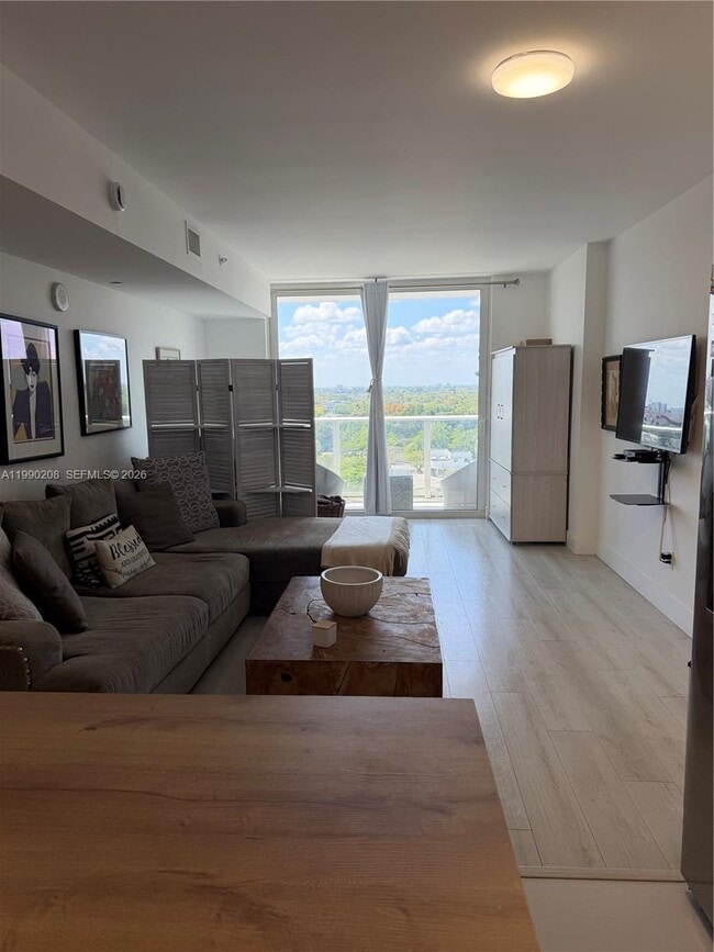 Photo - 4250 Biscayne Blvd Unidad 1115