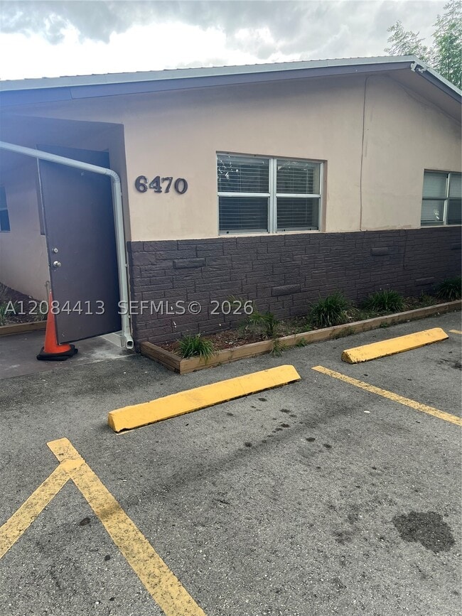 6470 NW 20th St Unit 2r