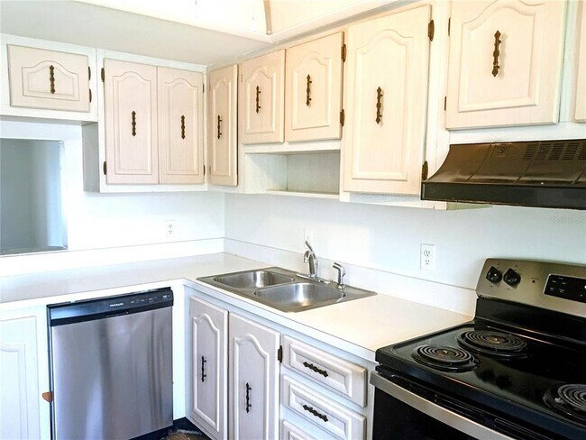 Photo - 333 N Lake Howard Dr Unit 312C