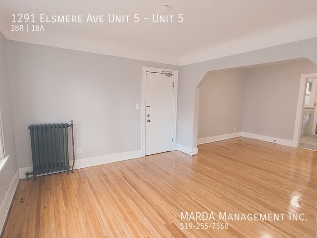 Photo - CHARMING 2 BED/1 BATH IN WALKERVILLE + HYDRO Unité 5