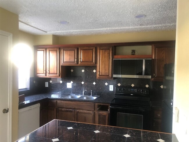 Photo - 9308 Westwood Village Dr Unit 21