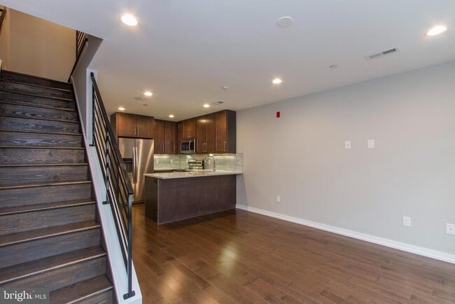 Photo - 908 S 21st St Unit B