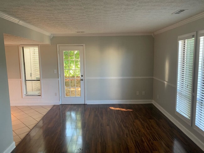 Photo - 4243 Briarwood Dr