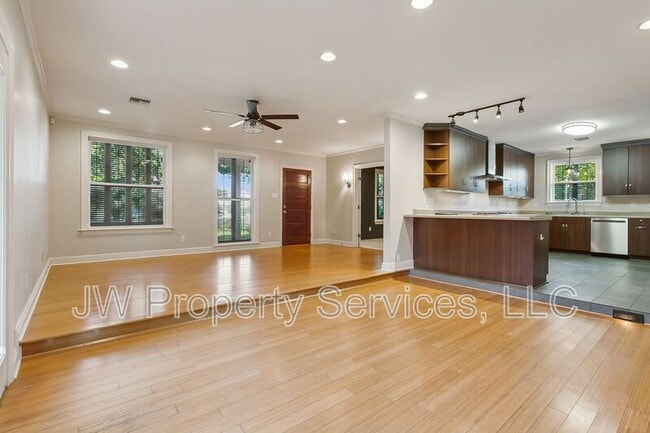 Photo - 5427 Charlotte Dr