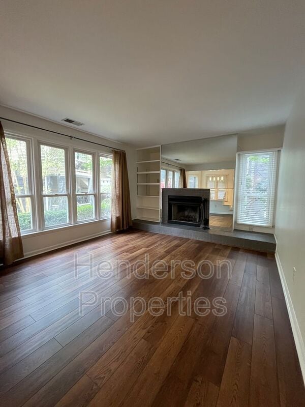 Photo - 607 Queens Rd