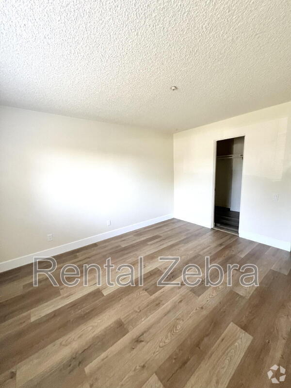 Building Photo - 1420 Southwest Blvd Unit #1 Rental
