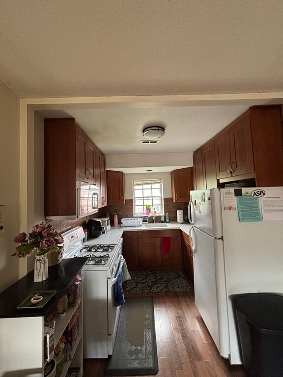 Photo - 161 Lake Shore Rd Condo Unit 3