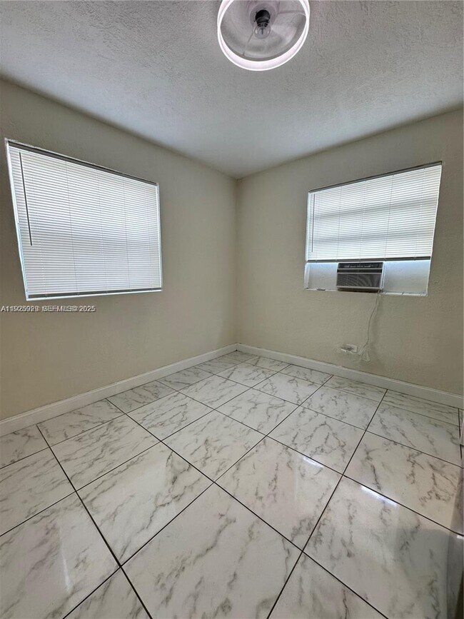 Photo - 912 NW 9th Ave Unit 8