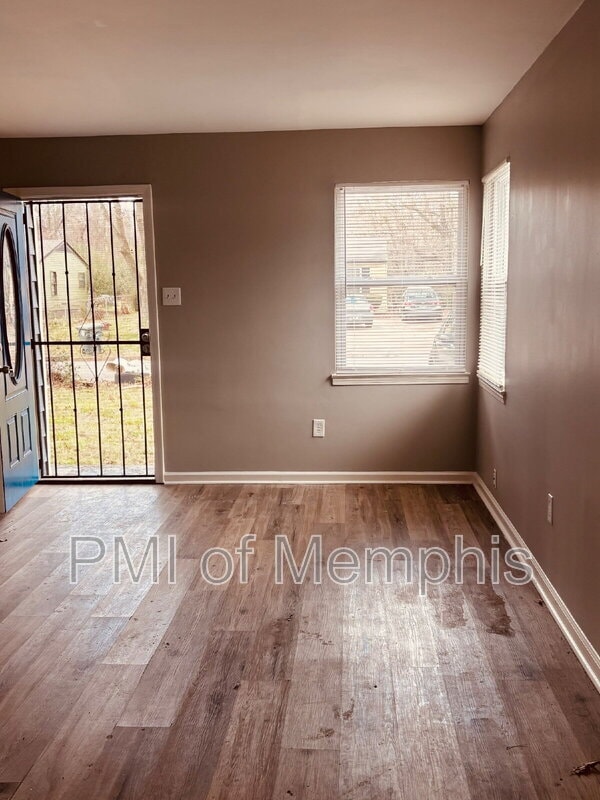 Photo - 345 Washburn Dr