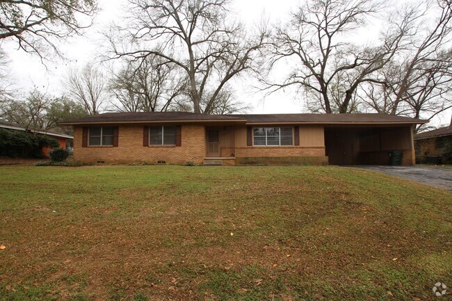 Building Photo - Beautiful 3 Bed 2 Bath in the Heart of Tyler! Rental