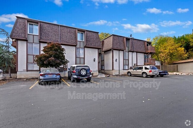 Building Photo - 5418 S Willow Ln Unit #D Rental