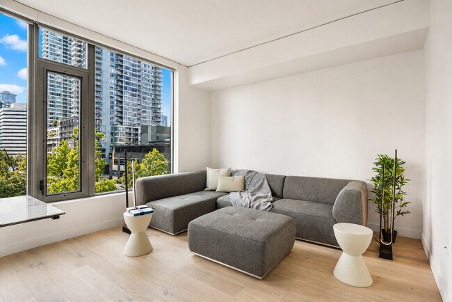 2510 6th Ave Unit 403