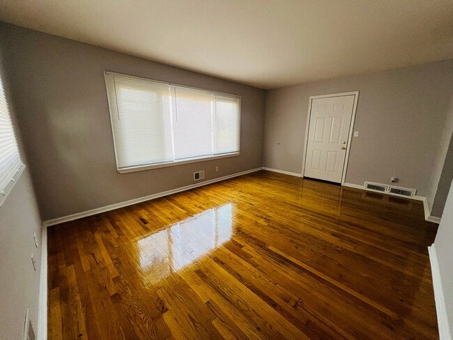 Photo - 4702 35th Ave Unit Lower