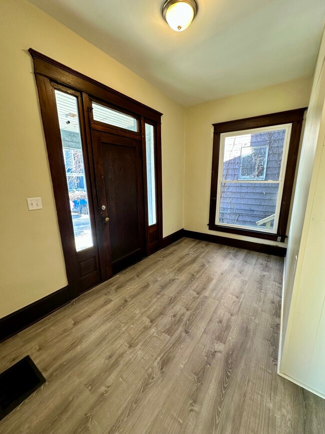 Photo - 735 Fountain Sq Unit 735 Down