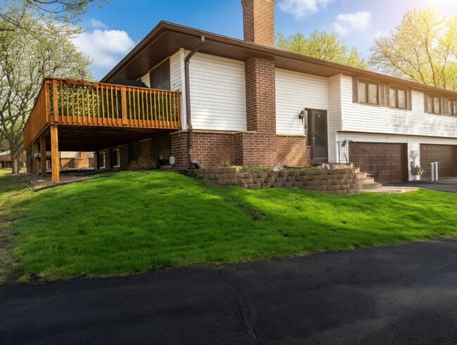 Building Photo - Awesome 3 bed unit