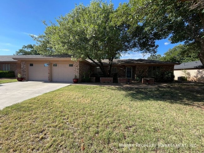 Photo - 5520 80th St