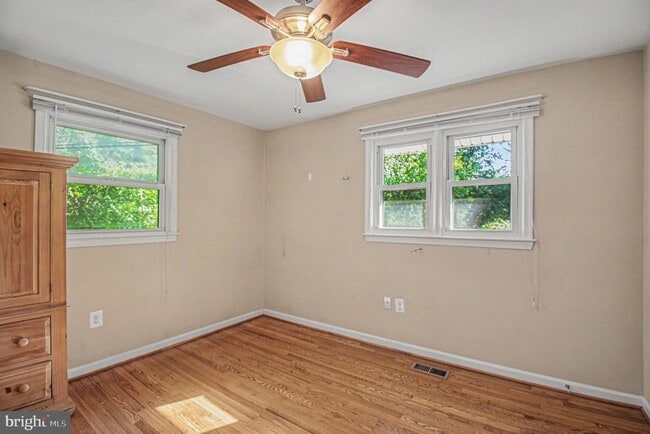 Photo - 7409 Lake Dr