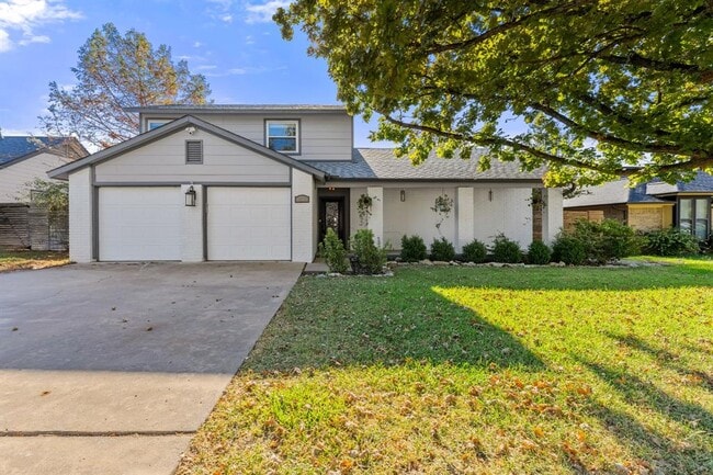 Photo - 1711 Foxfire Dr