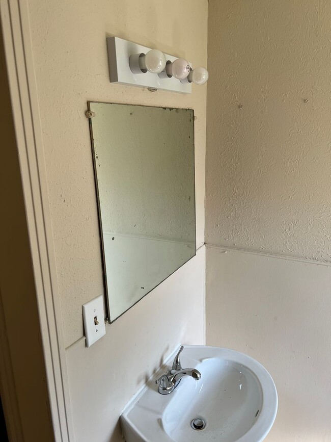 Photo - Large 3 bedroom, 2 bath with appliances!