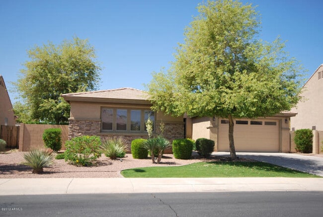 Building Photo - COMING SOON - Amazing 4 bedroom single lev...