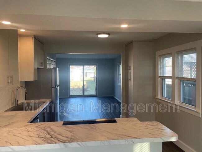 Photo - 3738 Edgar Ave