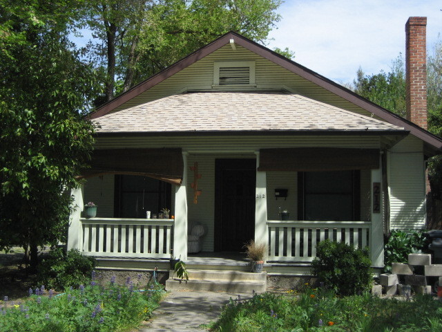 Charming Home Steps from UC Davis Campus - Charming Home Steps from UC Davis Campus