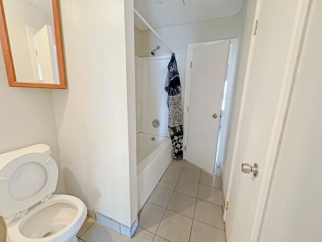 Photo - 301 N Cochran St