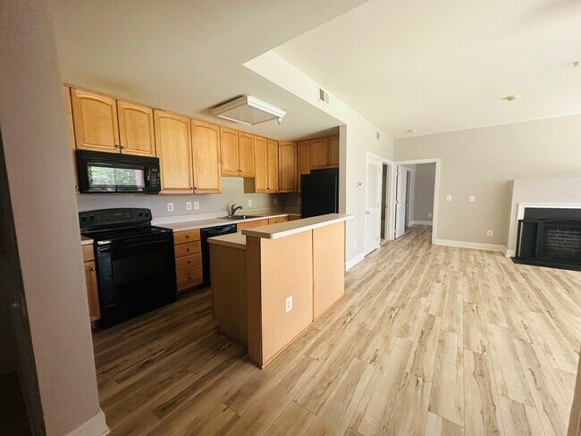 Building Photo - 10600 Provincial Dr Unit 102