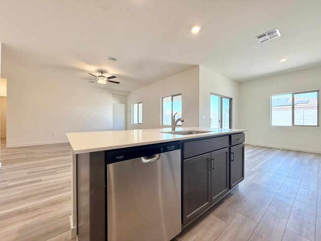 Photo - 634 W Red Hawk Ct