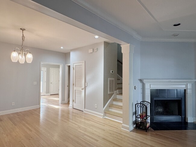 Building Photo - 4316 Summercrest Blvd Unit 605 Rental