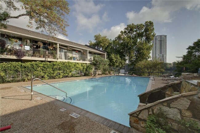 Photo - 500 E Riverside Dr Unit 136