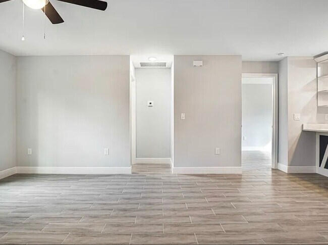 Photo - 2509 34th St W