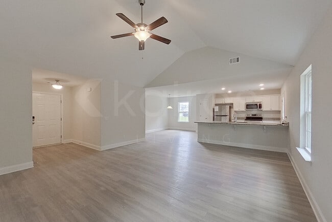 Photo - 223 Western Red Cedar Dr