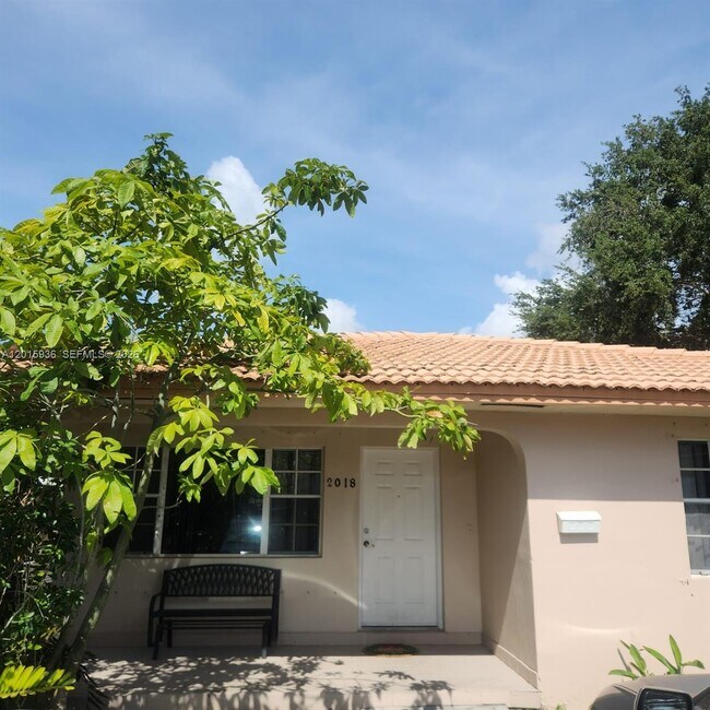 Photo - 2018 SW 58th Ct