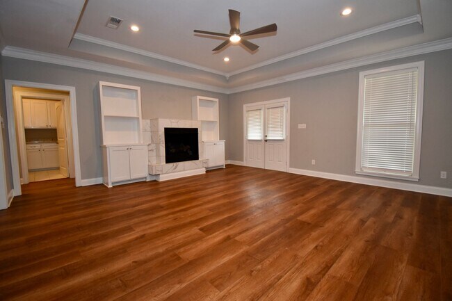 112 Haley Ln
