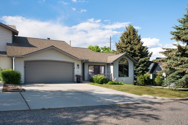 Photo - 1757 Highland Blvd Apartment Unit #19 1757 Highland Blvd
