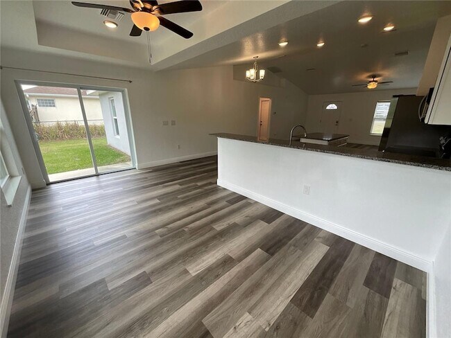 Photo - 211 Locust Pass Crse