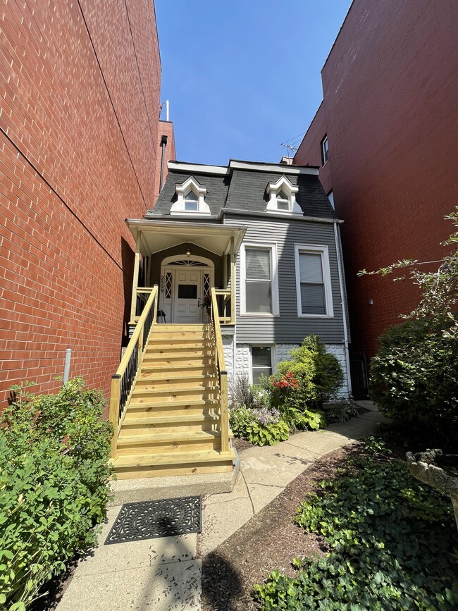 Photo - 2509 N Halsted St Unit Garden