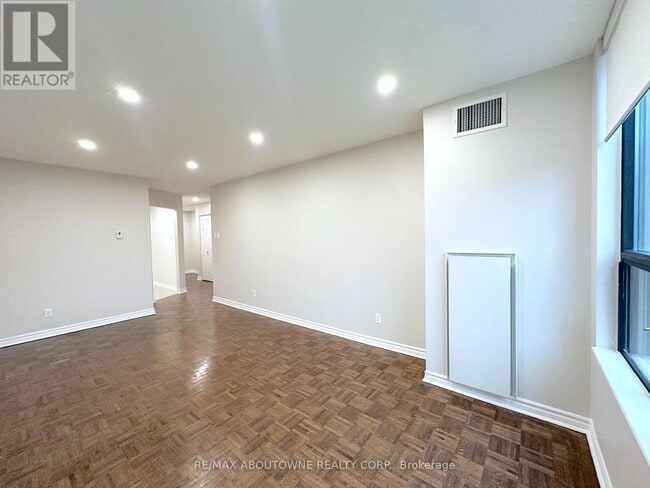 Photo - 17 Brookbanks Dr Unit 104